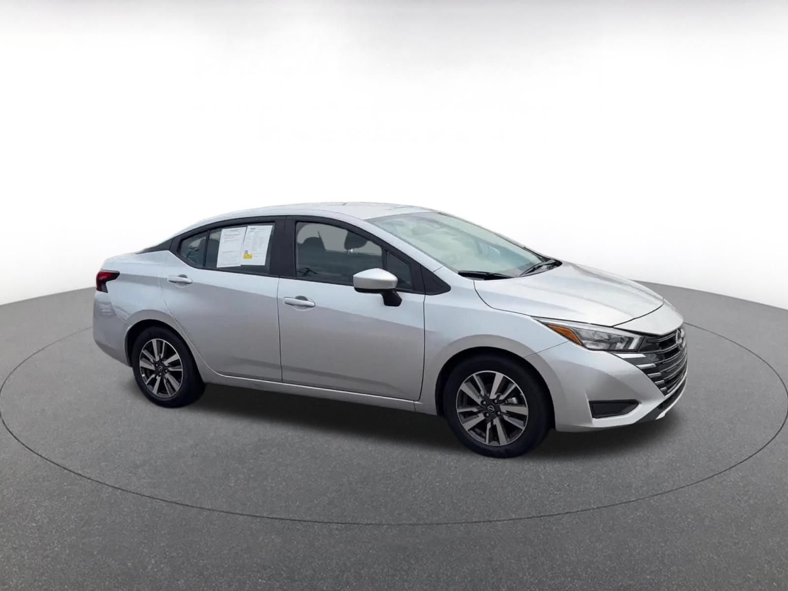 Used 2025 Nissan Versa SV FWD image 2