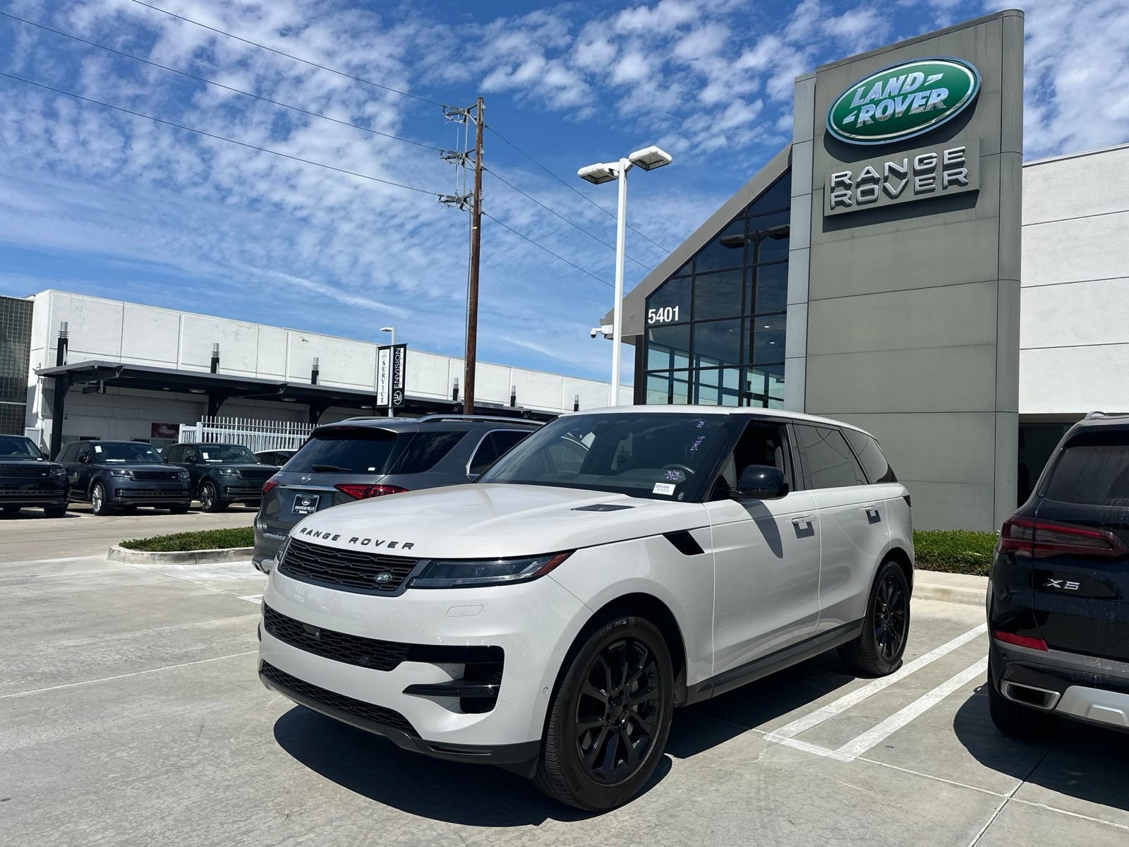 Used 2025 Land Rover Range Rover Sport SE AWD/4WD image 1