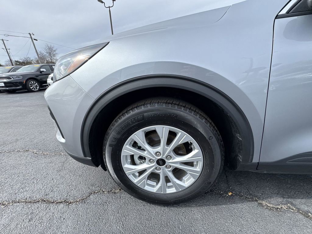 Used 2024 Ford Escape Active w/ Cold Weather Package image 10