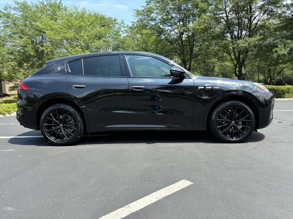 New 2024 Maserati Grecale GT image 7