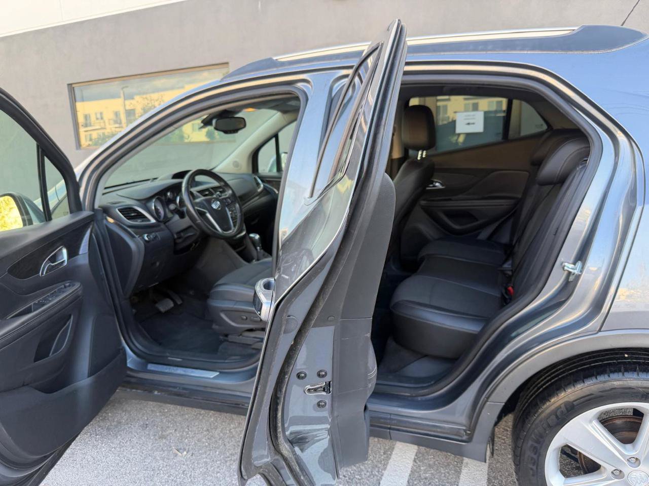 Used 2015 Buick Encore Convenience FWD image 8