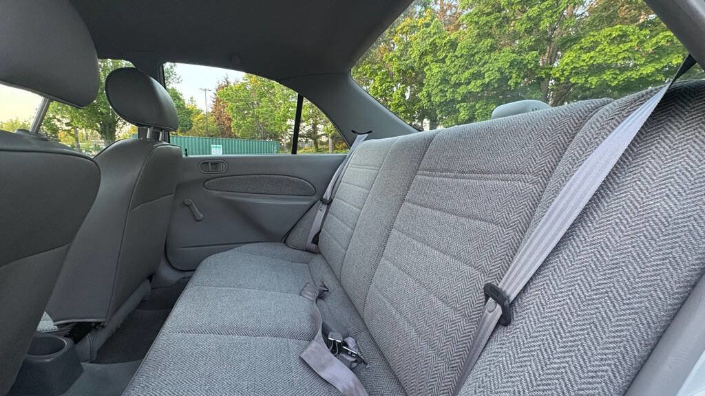 Used 1997 Ford Escort Sedan FWD image 14