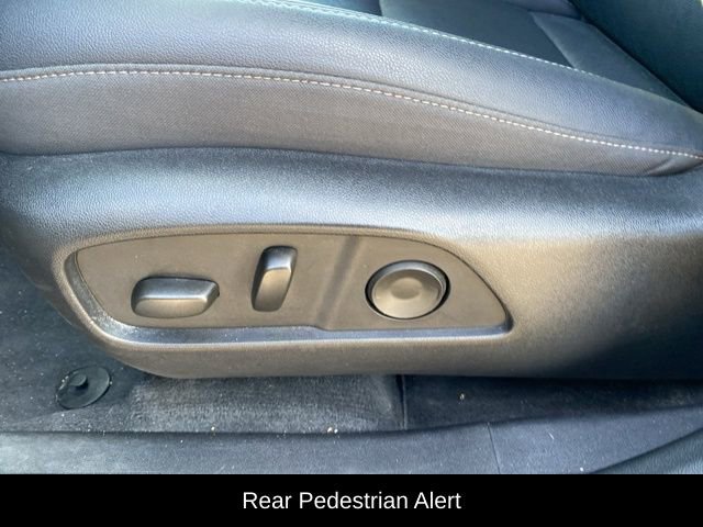 Used 2025 Chevrolet Equinox LT w/ Convenience Package II image 14