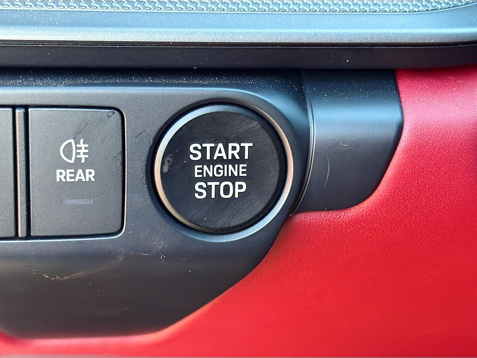 Used 2025 Porsche 911 Carrera image 33