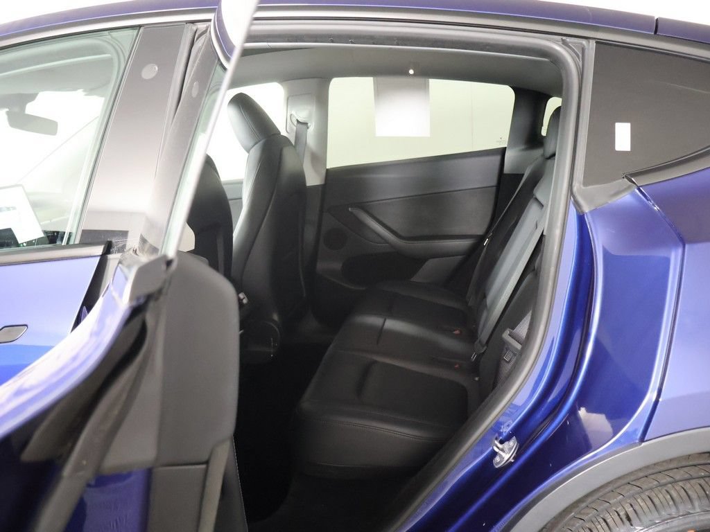 Used 2023 Tesla Model Y Long Range AWD/4WD image 36
