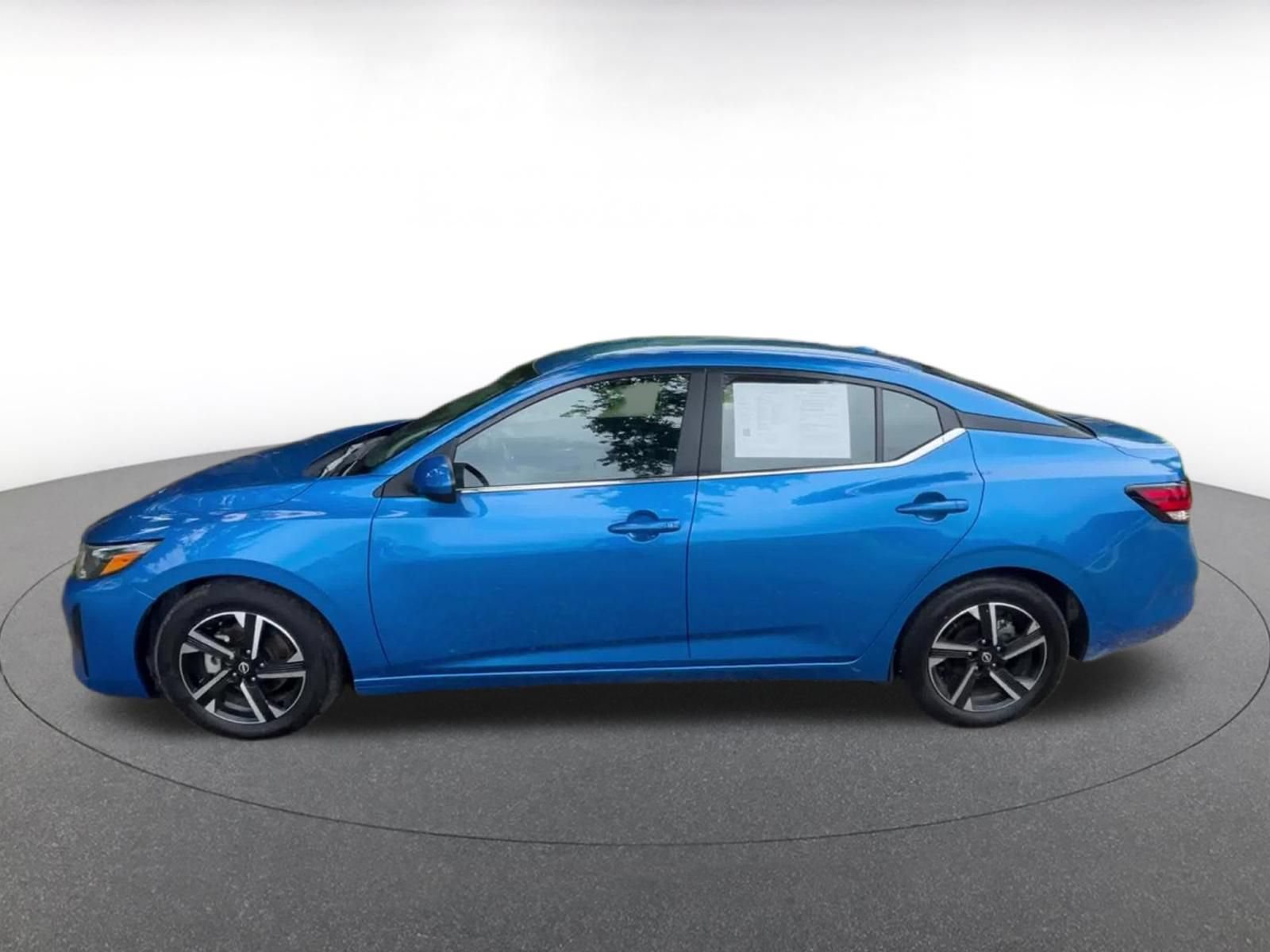 Used 2025 Nissan Sentra SV FWD image 9