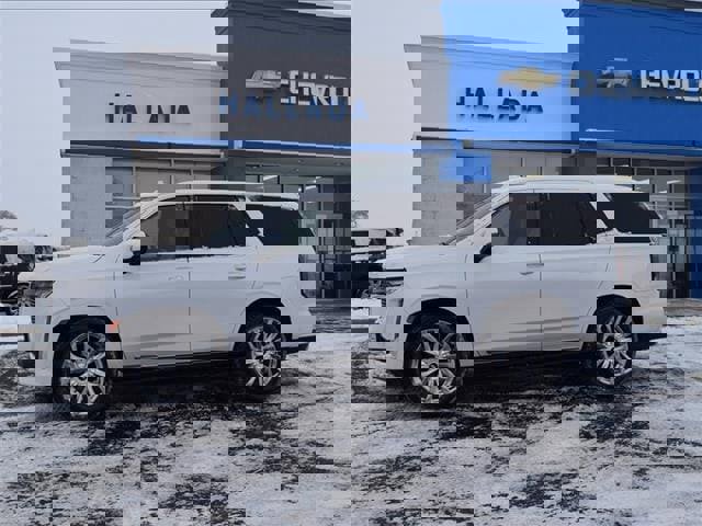 Used 2022 Cadillac Escalade Premium Luxury w/ Touring Package image 8