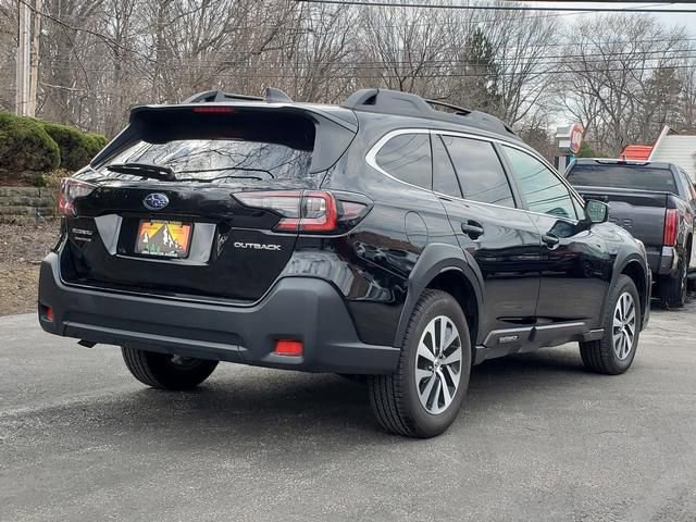 Used 2023 Subaru Outback Premium image 3