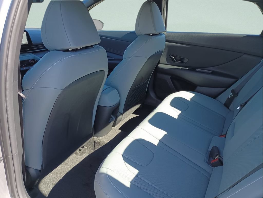 Certified 2024 Hyundai Elantra Limited FWD image 19