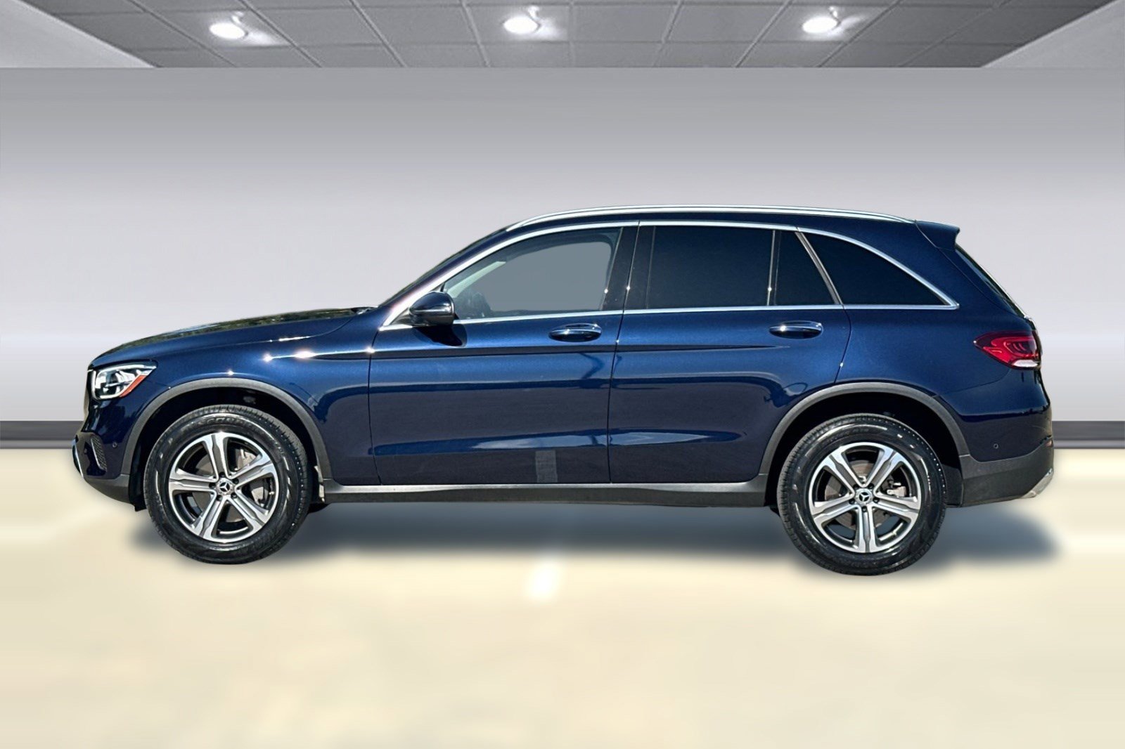 Certified 2022 Mercedes-Benz GLC 300 4MATIC image 2