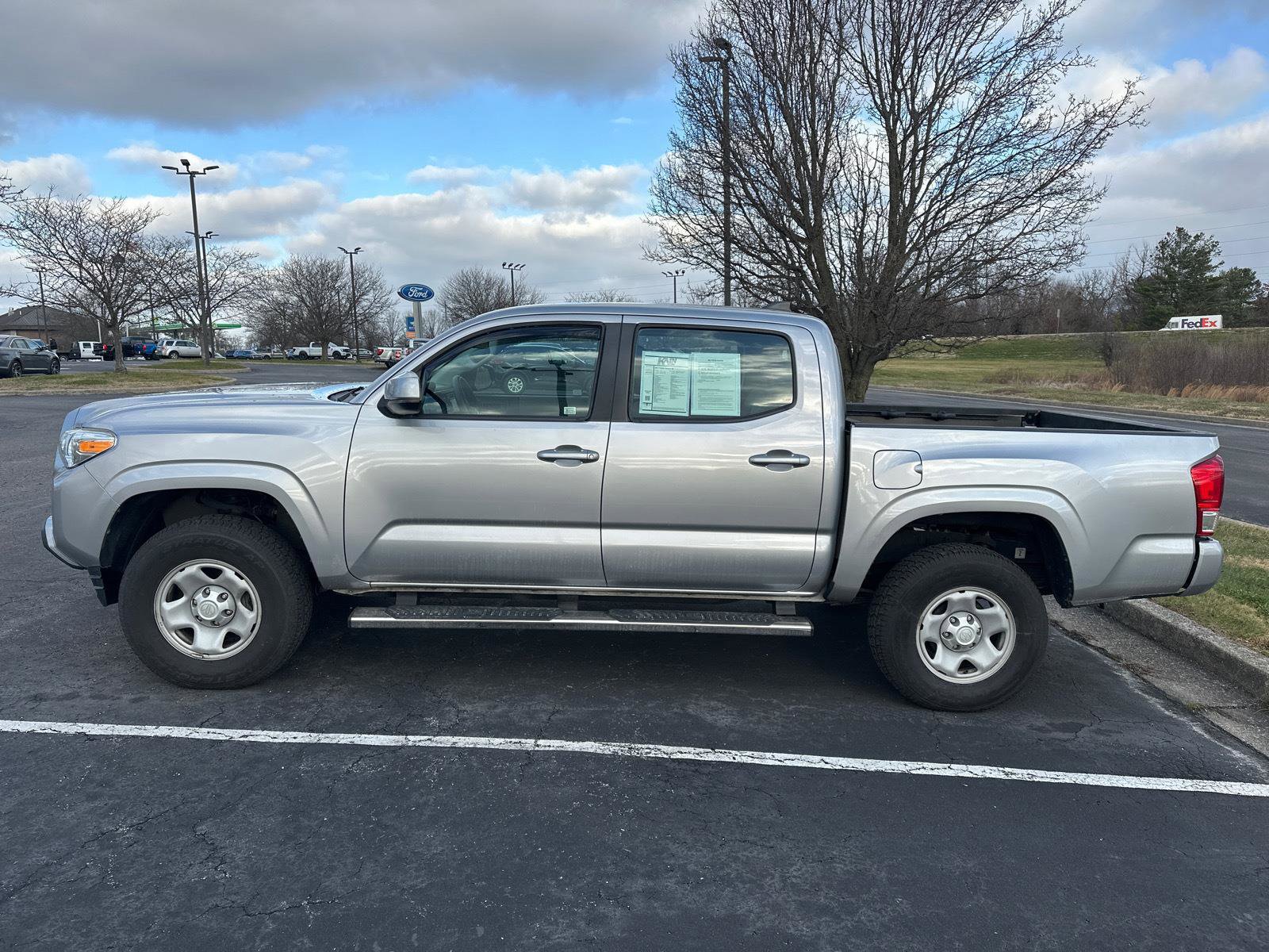 Used 2017 Toyota Tacoma SR image 13