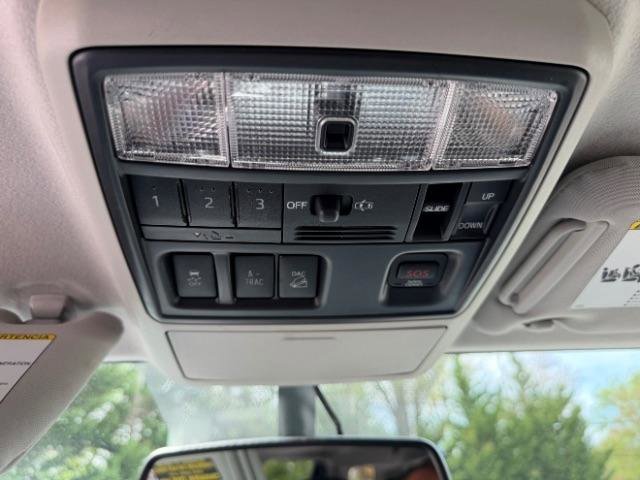 Used 2015 Toyota 4Runner Limited AWD/4WD image 28