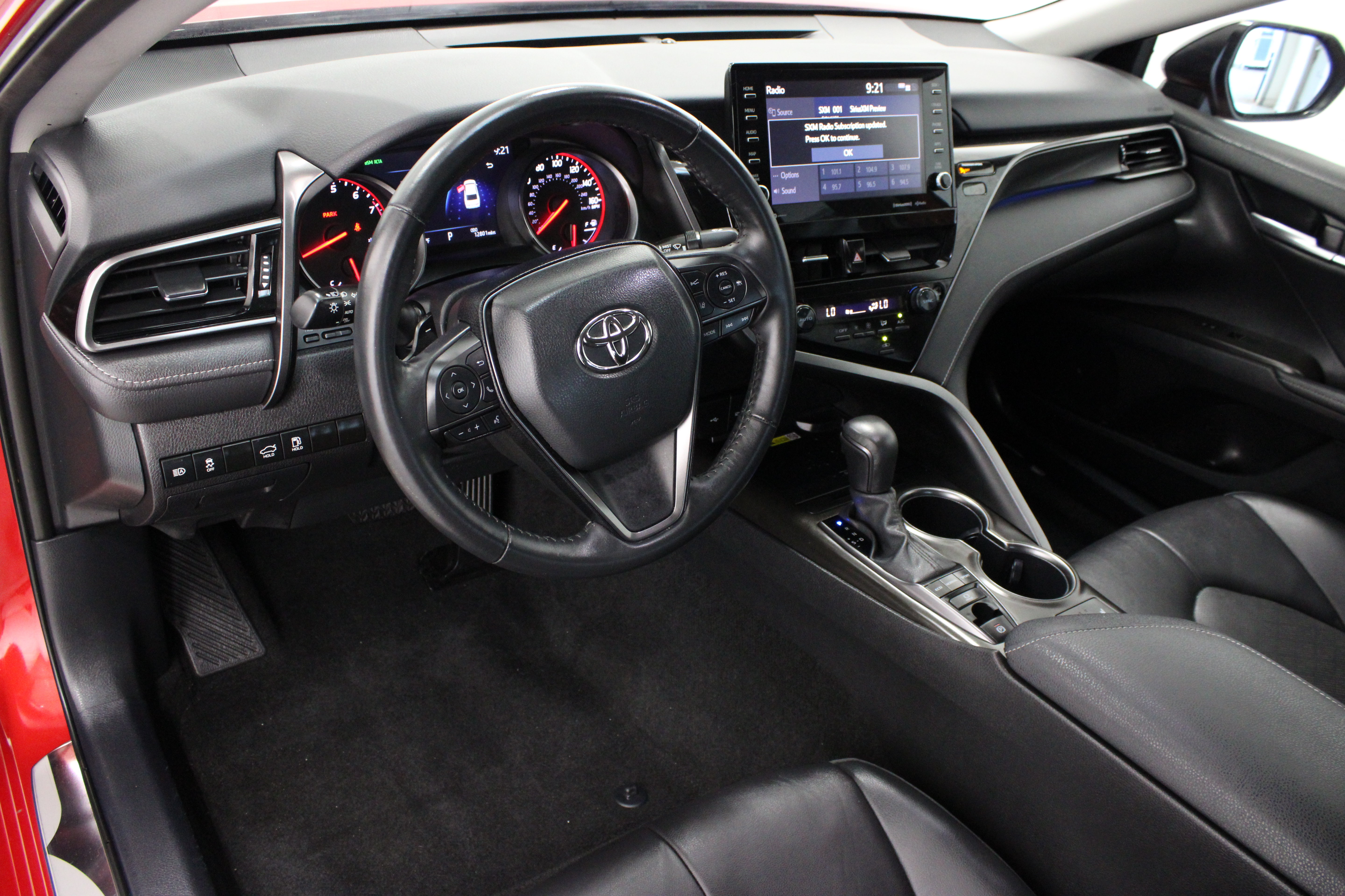 Used 2024 Toyota Camry XSE FWD image 13