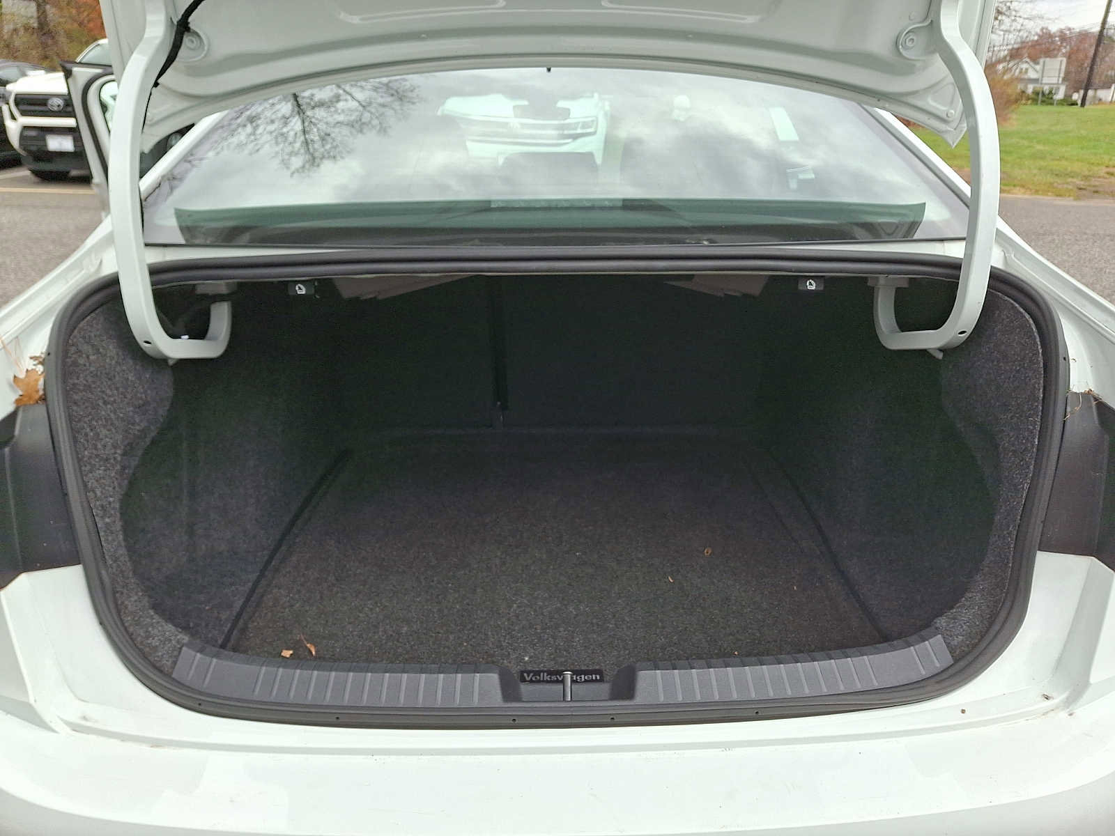 Used 2024 Volkswagen Jetta Sport image 27