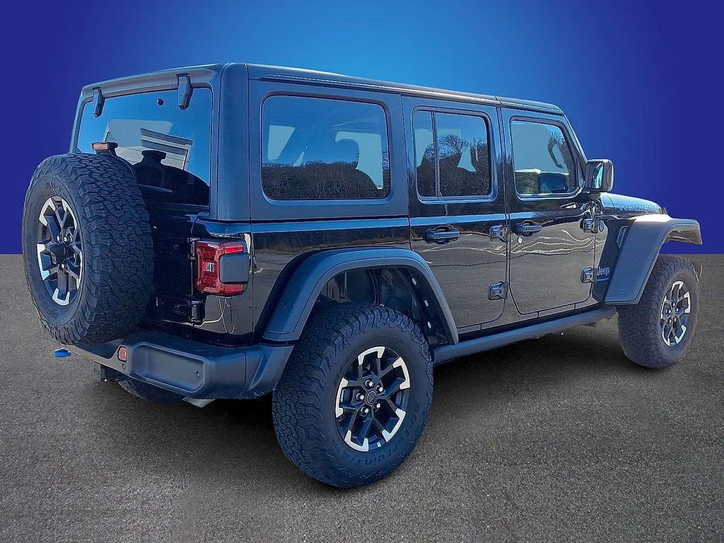 Used 2025 Jeep Wrangler Unlimited Rubicon 4xe w/ Safety Group AWD/4WD image 4