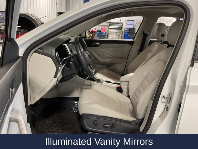 Used 2024 Volkswagen Jetta SE w/ Panoramic Sunroof Package image 9