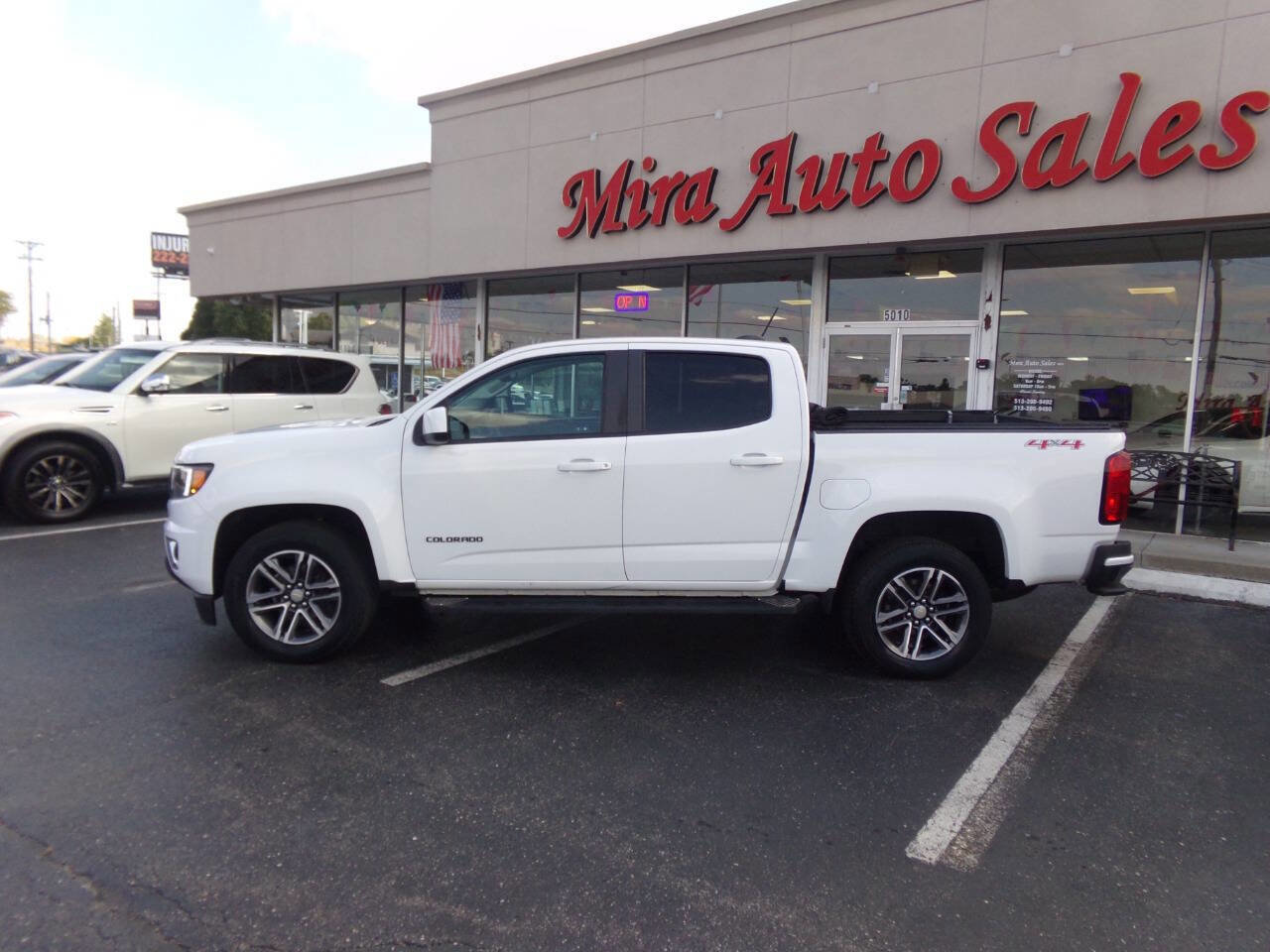 Used 2020 Chevrolet Colorado W/T w/ Custom Special Edition image 2