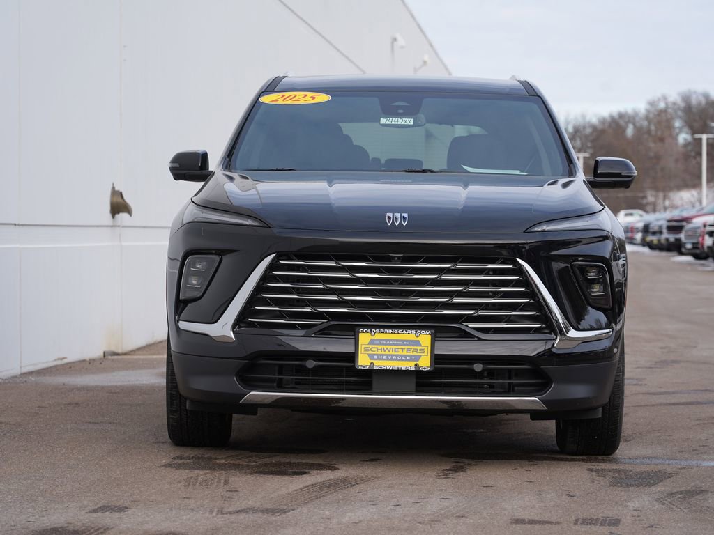 Used 2025 Buick Enclave Preferred image 8