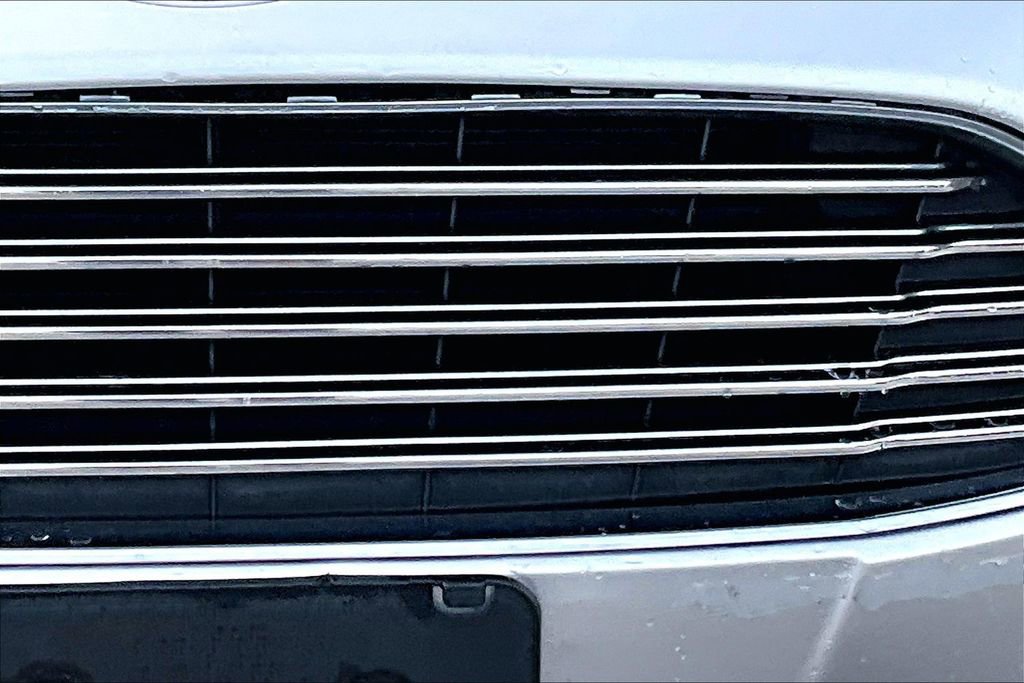 Used 2015 Ford Fusion SE w/ Equipment Group 202A image 11