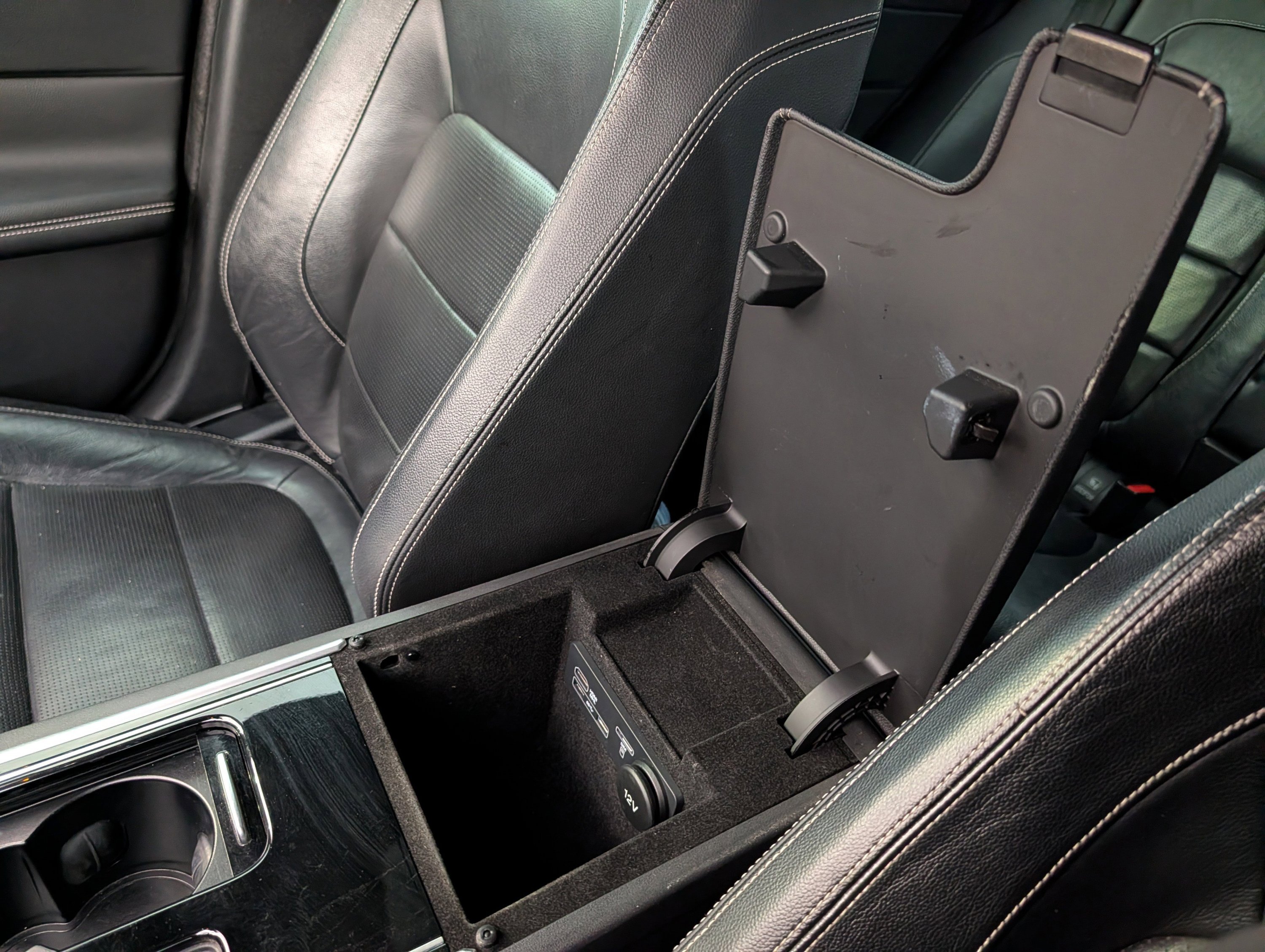 Used 2018 Jaguar XF S image 52