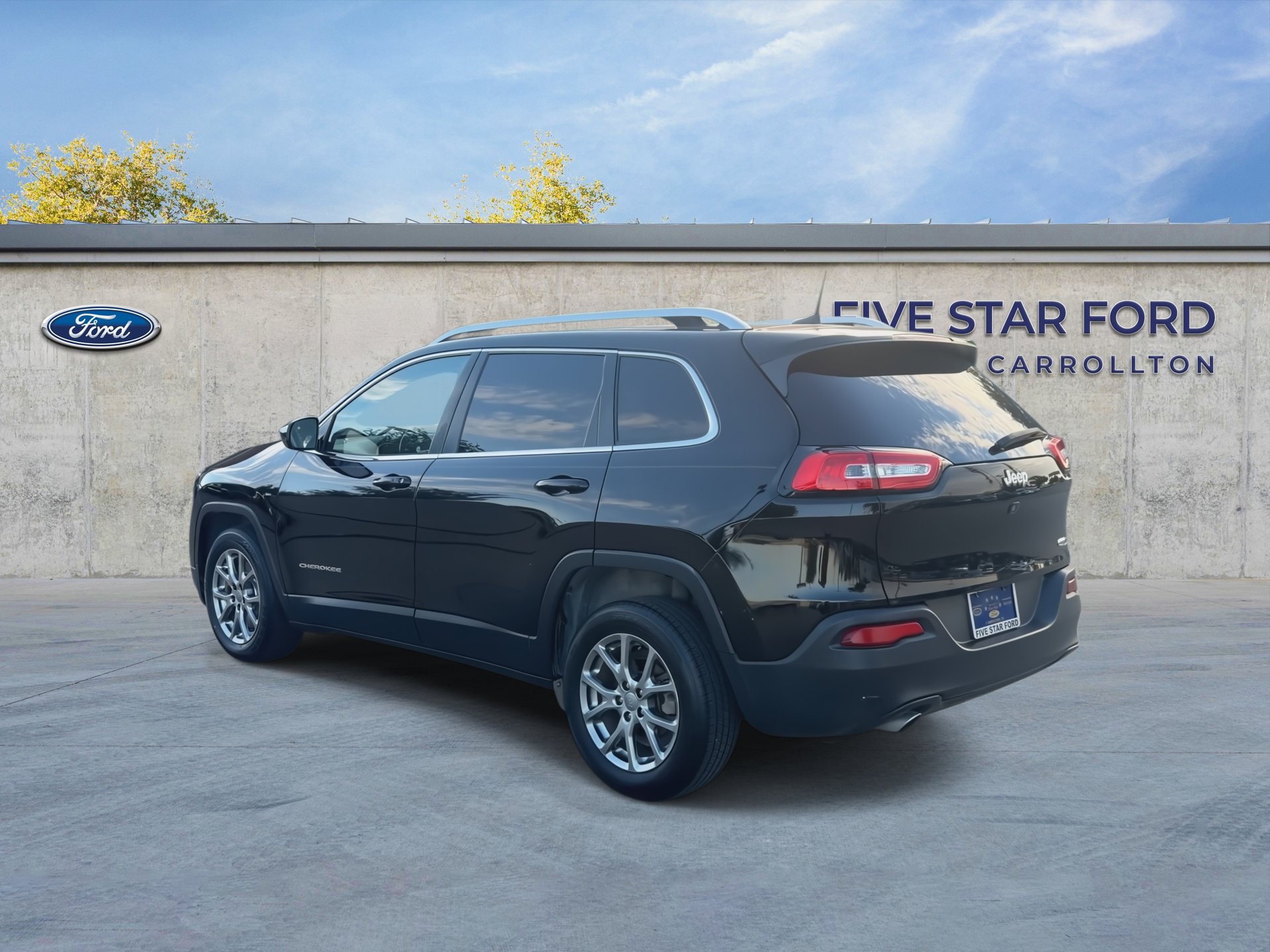 Used 2018 Jeep Cherokee Latitude Plus FWD image 6