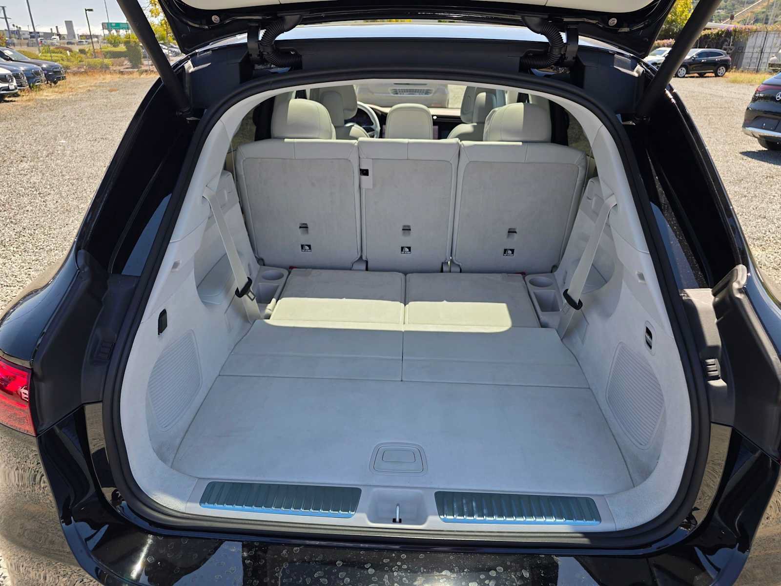 New 2026 Mercedes-Benz EQS 400 4MATIC SUV image 14