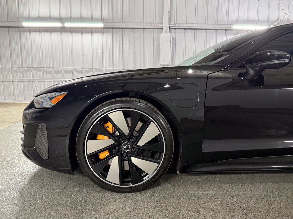 Used 2022 Audi RS e-tron GT w/ Carbon Performance Package AWD/4WD image 16