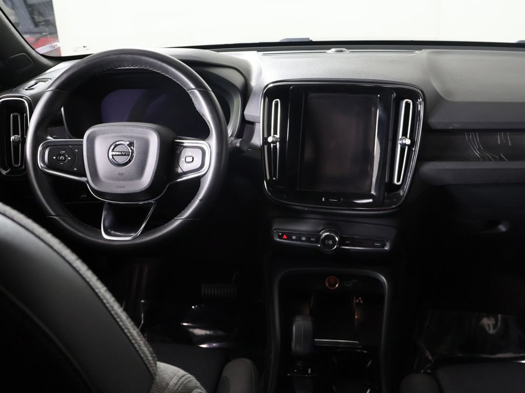 Used 2023 Volvo C40 Recharge Core AWD/4WD image 34