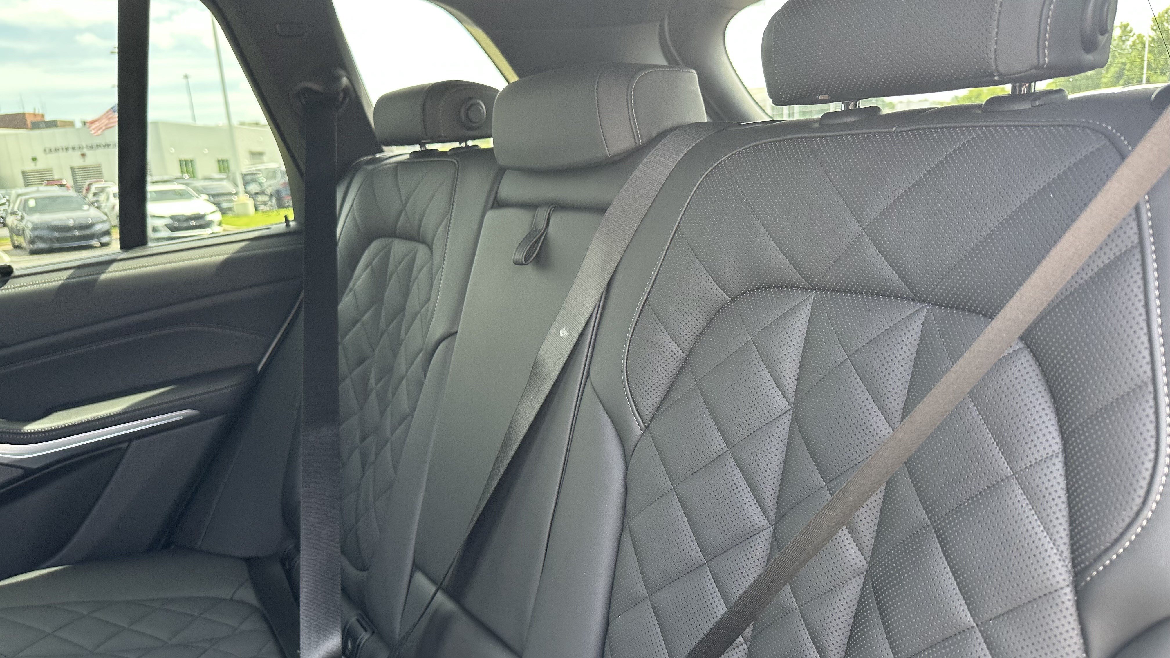 Certified 2025 BMW X5 M60i AWD/4WD image 32