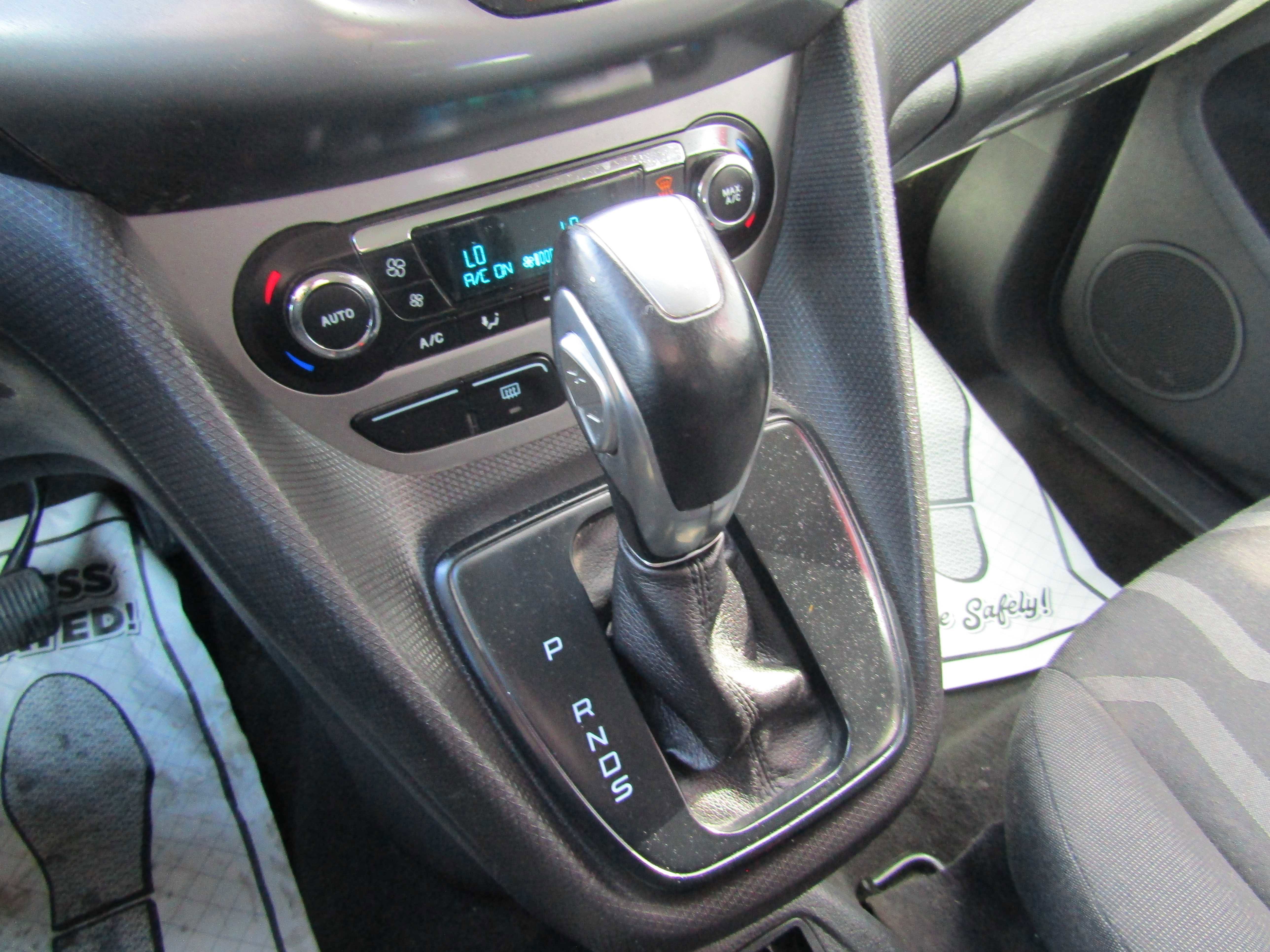 Used 2018 Ford Transit Connect XLT image 18