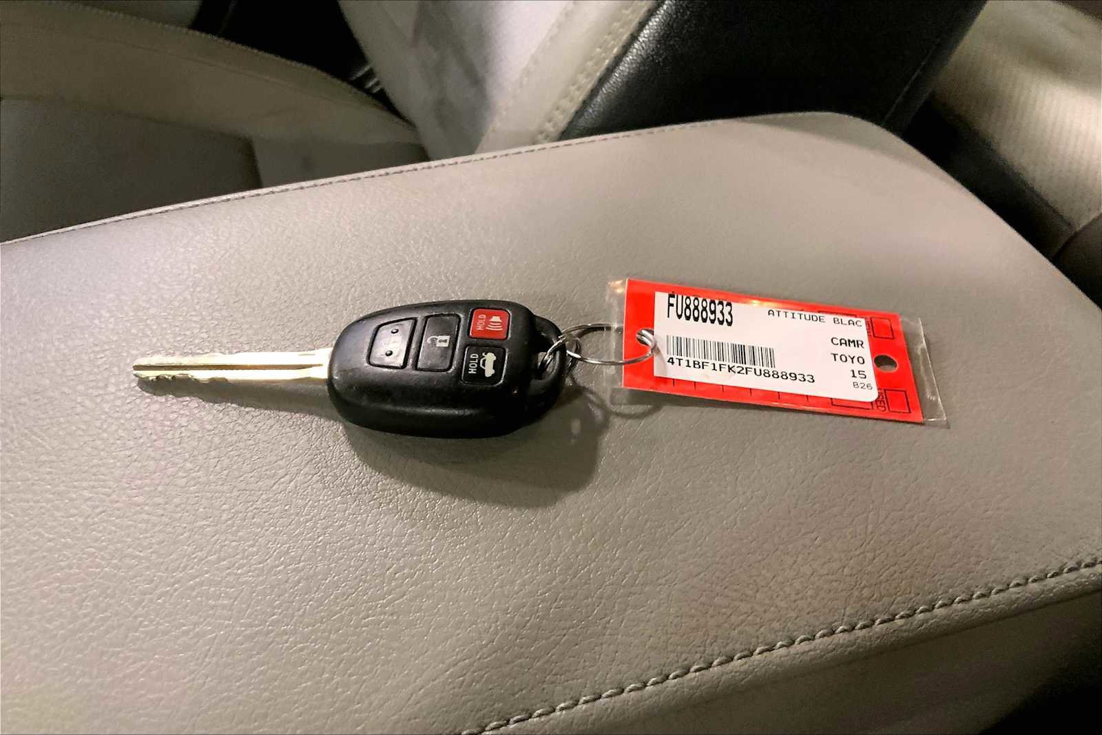 Used 2015 Toyota Camry XSE image 6
