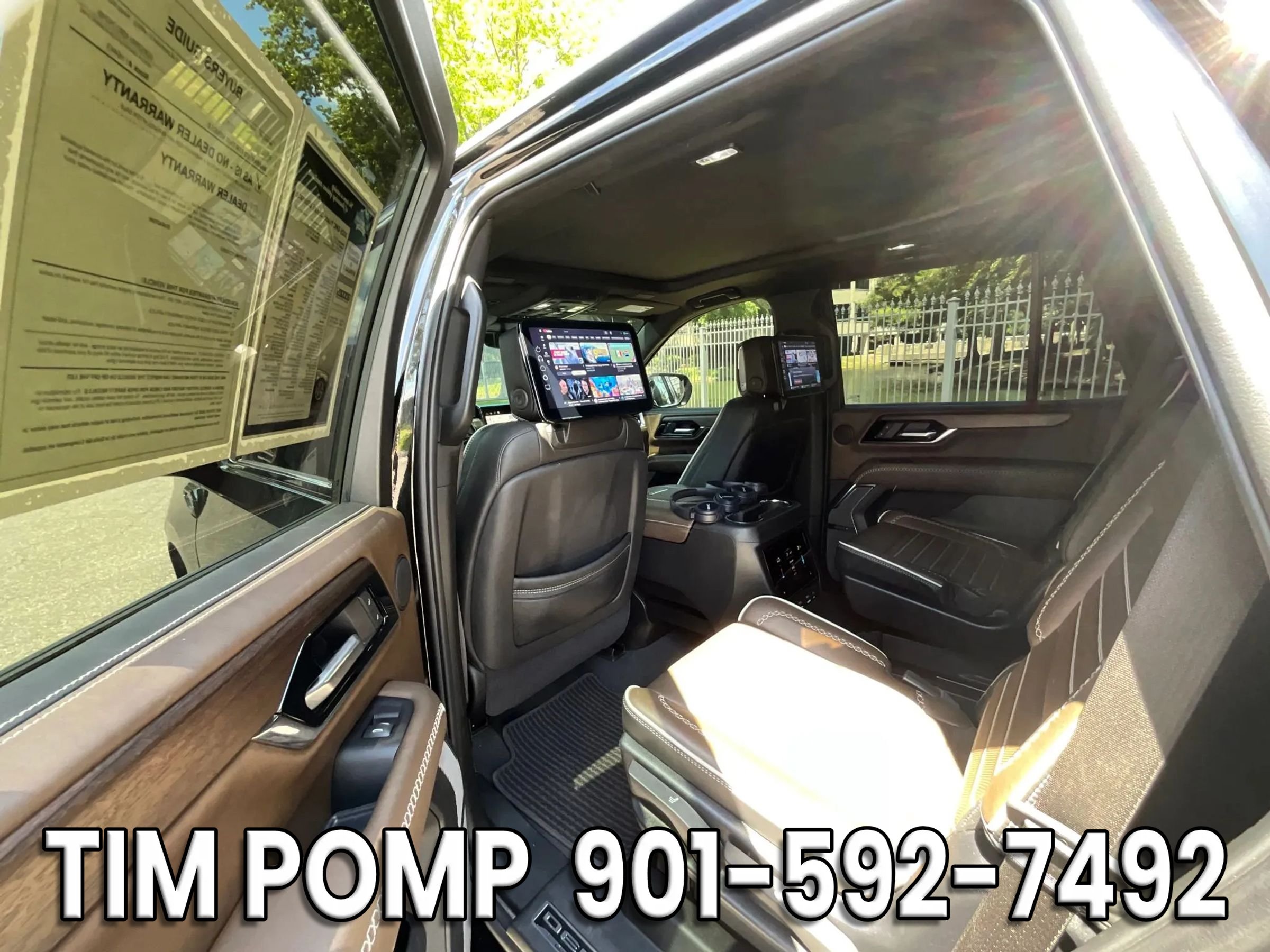 Used 2025 GMC Yukon Denali Ultimate AWD/4WD image 12
