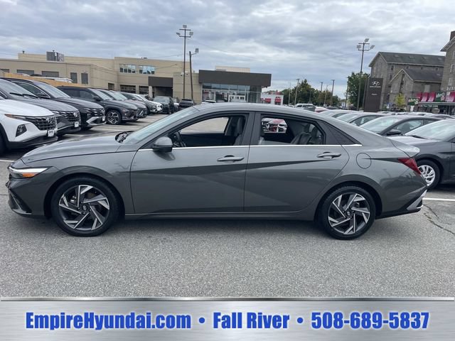 Used 2024 Hyundai Elantra Limited FWD image 9