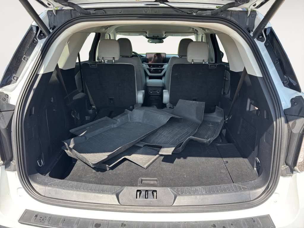 Used 2025 Ford Explorer Active w/ Active Comfort Package AWD/4WD image 5