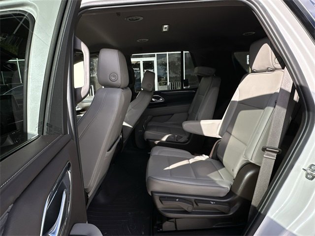 Used 2023 GMC Yukon SLT w/ SLT Luxury Package image 30