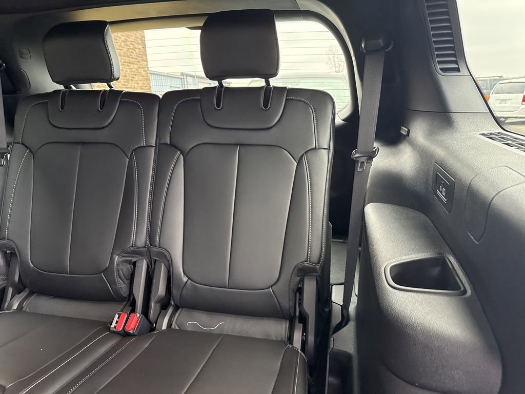 New 2025 Jeep Grand Cherokee L Limited w/ Black Appearance Package image 43