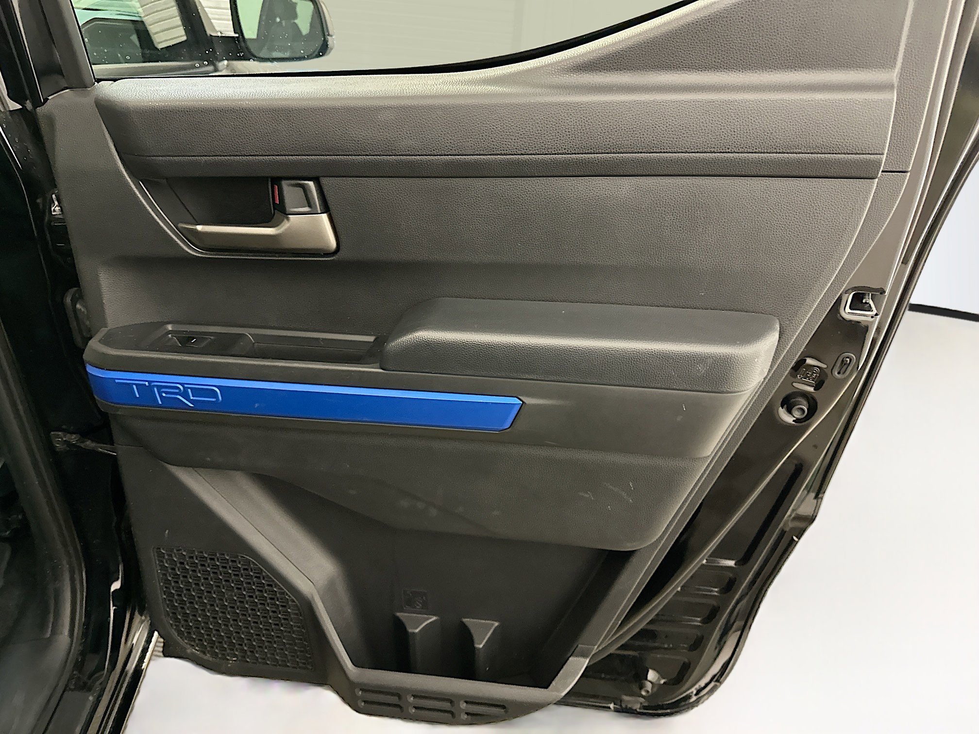 Used 2025 Toyota Tacoma TRD Off-Road image 31