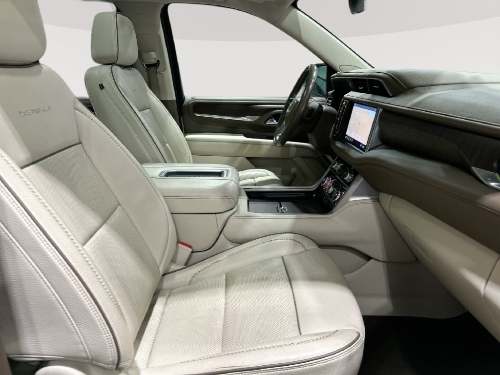 Used 2021 GMC Yukon Denali w/ Denali Premium Package AWD/4WD image 30