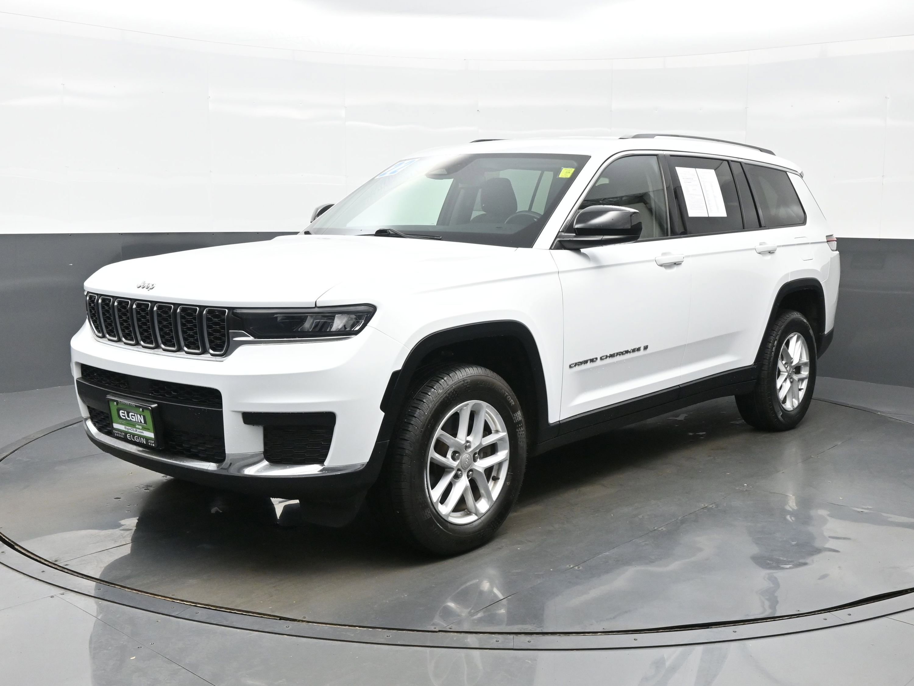 Used 2022 Jeep Grand Cherokee L Laredo w/ Luxury Tech Group I AWD/4WD image 2