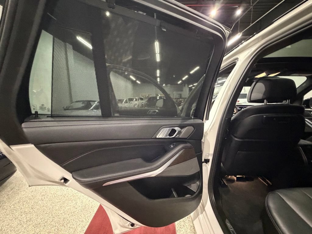 Used 2021 BMW X5 xDrive40i w/ M Sport Package AWD/4WD image 22