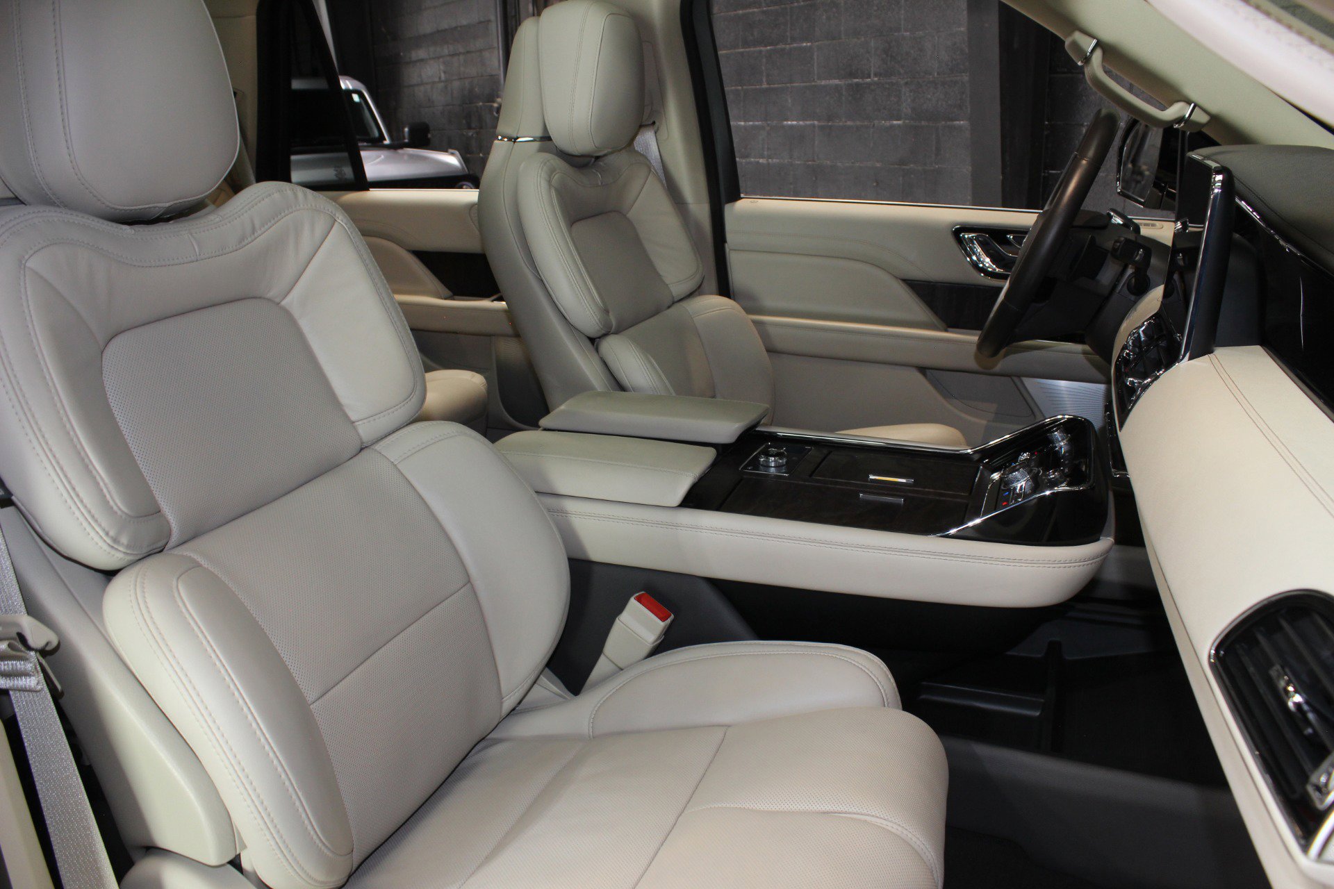 Used 2021 Lincoln Navigator Reserve w/ Luxury Package image 52