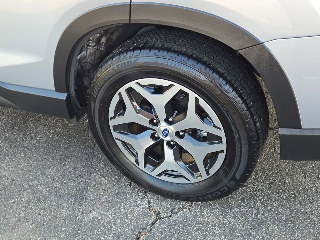 Used 2023 Subaru Forester Premium image 13