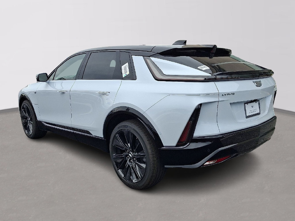 New 2027 Cadillac Lyriq Signature Sport w/ LPO, Floor Liner Package AWD/4WD image 3