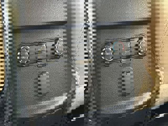 Used 2016 Ford Explorer XLT w/ Equipment Group 202A image 16