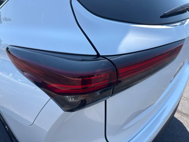 Used 2025 Toyota Highlander XLE FWD image 10