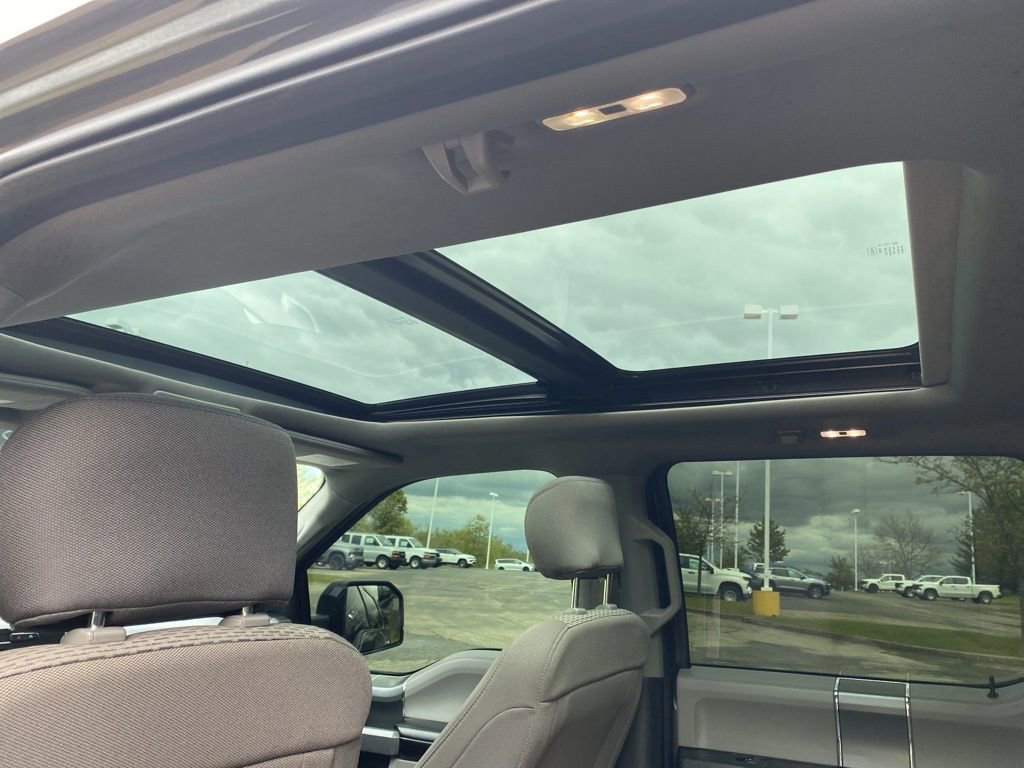 Used 2018 Ford F150 XLT w/ Equipment Group 302A Luxury AWD/4WD image 21