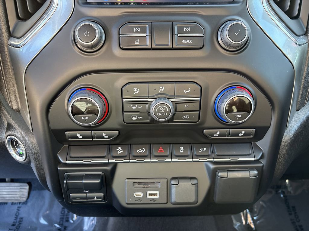 Used 2022 Chevrolet Silverado 3500 LT w/ Convenience Package image 21