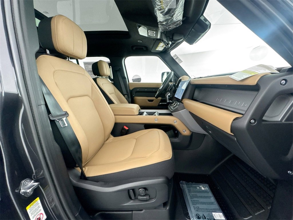 New 2026 Land Rover Defender 110 V8 image 27