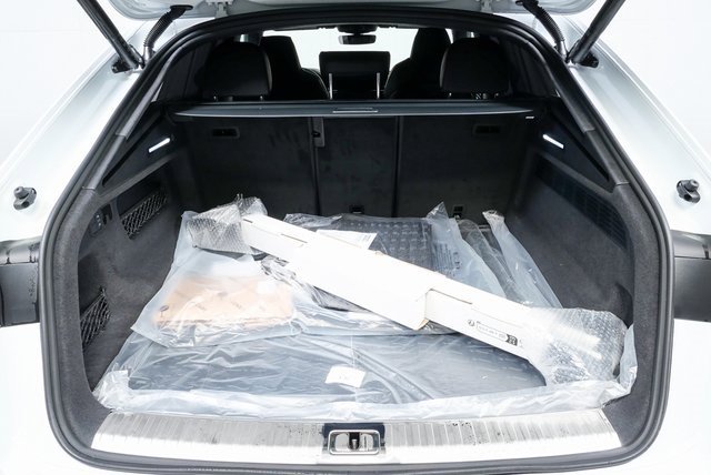 New 2026 Audi SQ8 Prestige image 28