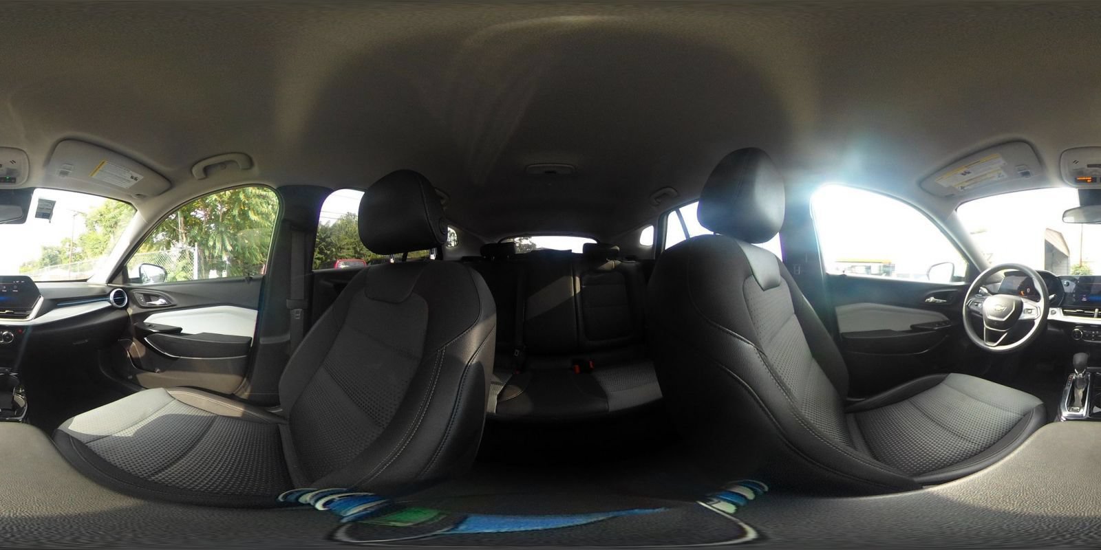 Used 2025 Chevrolet Trax LT FWD image 40